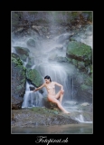 Akt Fotoshooting am Wasserfall