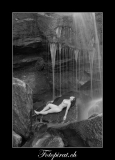 Wasserfall Outdoor Akt Fotoshooting