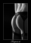 schwarze-Strapse-Dessous-Bodypart-Fotoshooting-Fotostudio-Zürich-9195a_p_sw